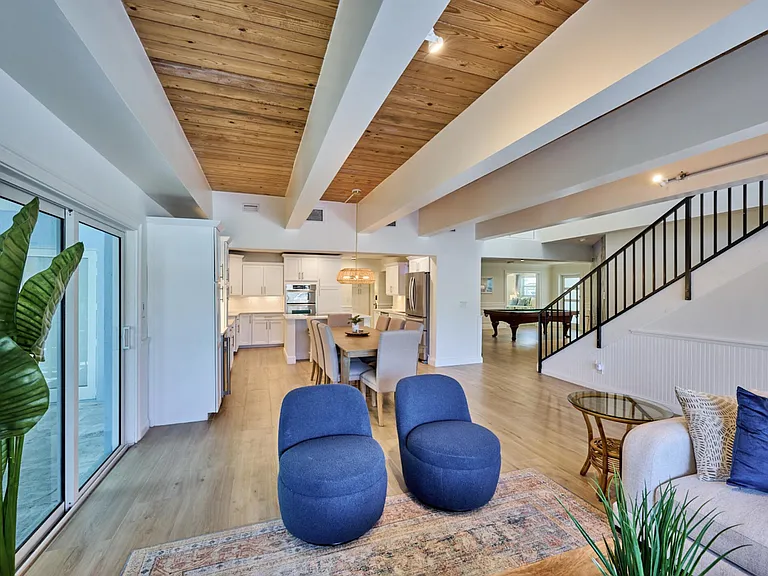 100 Neptune Dr — Photo 13