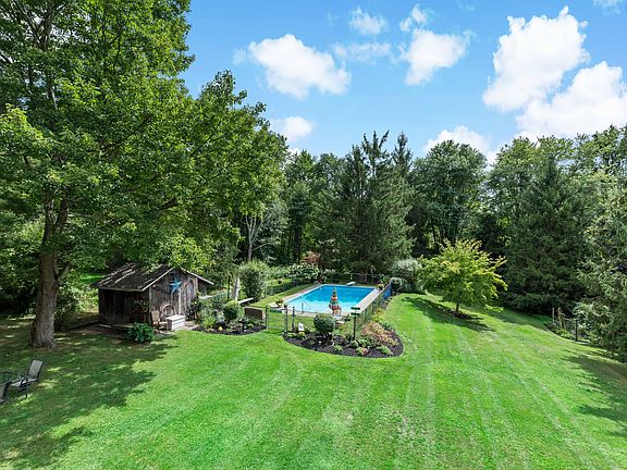 JanetB-40 Finnerty Rd-18.JPG