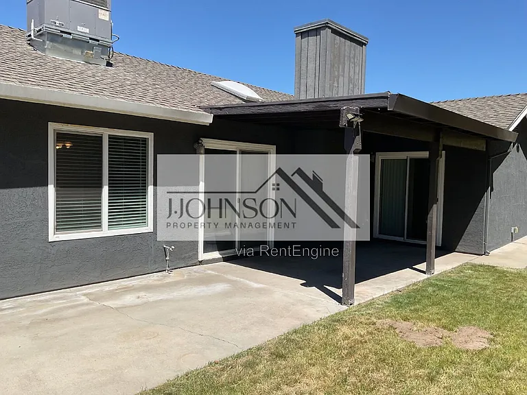15136 Cambridge Dr — Photo 16