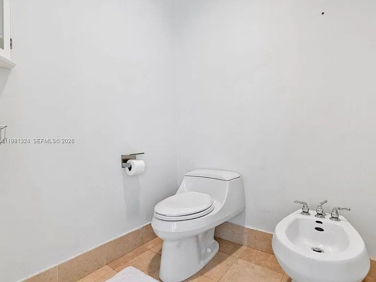 18101 Collins Ave #401-fl 33 — Photo 20