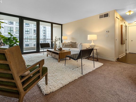 4th image of 255 SW Harrison St APT 14B