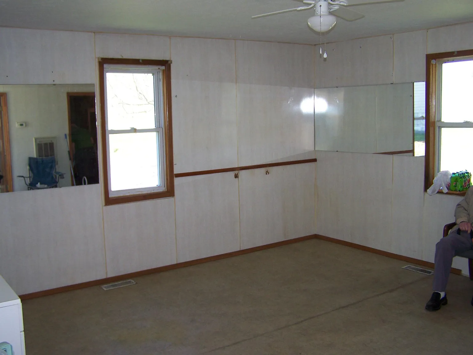 Studio, 780 sqft, $700 — Photo 3