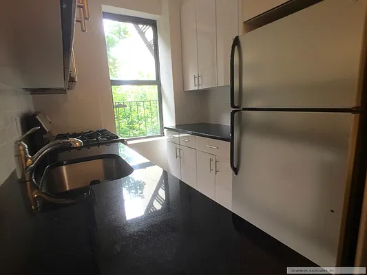 Rented by Sovereign Associates | media 7