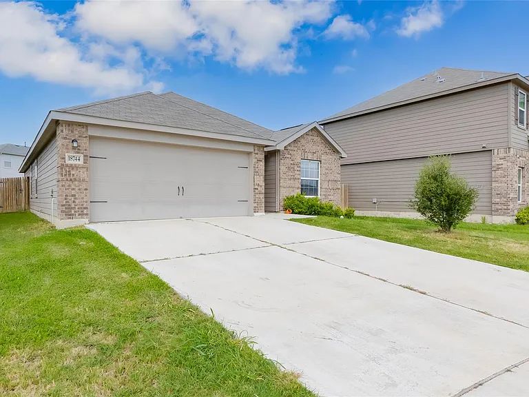 18744 Speculator Ln — Photo 4