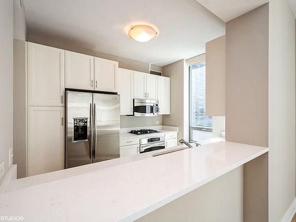 4th image of 600 N Lake Shore Dr APT 2109