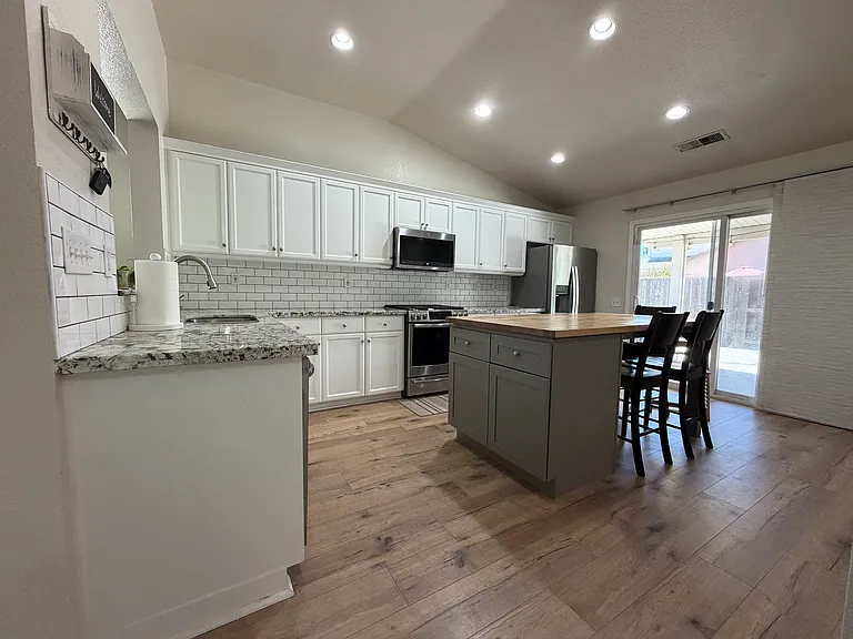 5701 Dainty Ct — Photo 5
