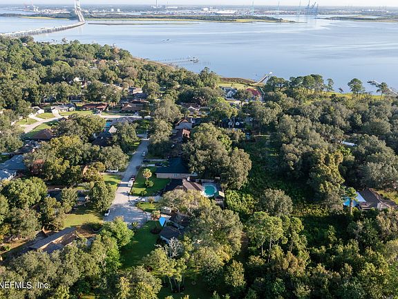 3rd image of 2127 BROAD WATER Drive