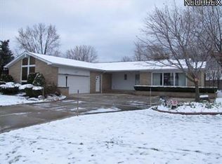 1979 Bremerton Rd, Lyndhurst, OH 44124