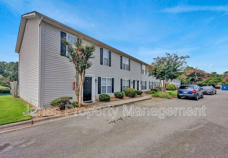 500 Jackson Park Rd #12 — Photo 3