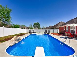 109 White Apple Dr, Harvest, AL 35749