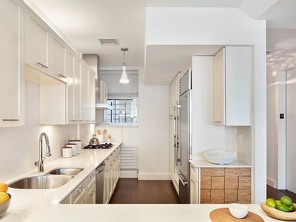 4th image of 54 Warren St APT 4
