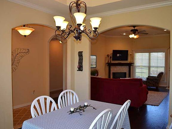 2nd image of 3901 SW Roundstone Blvd