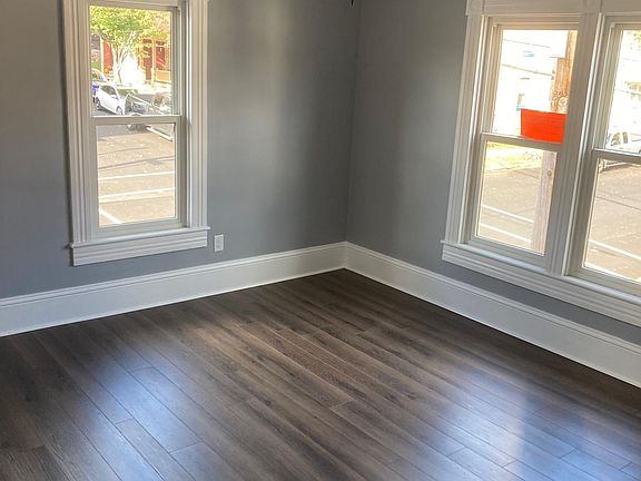 2nd image of 209 N Montgomery St APT 2