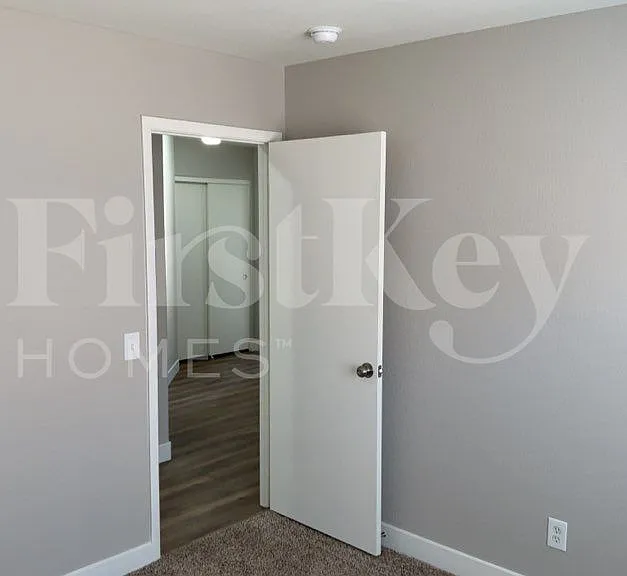 2549 Rosy Sunrise St — Photo 10