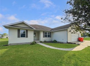 37 S Shores, Sullivan, IL 61951