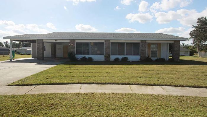 1st image of 642 SW Bolin Ct #1
