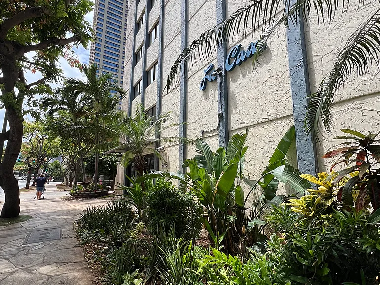 2092 Kuhio Ave #1901 — Photo 25