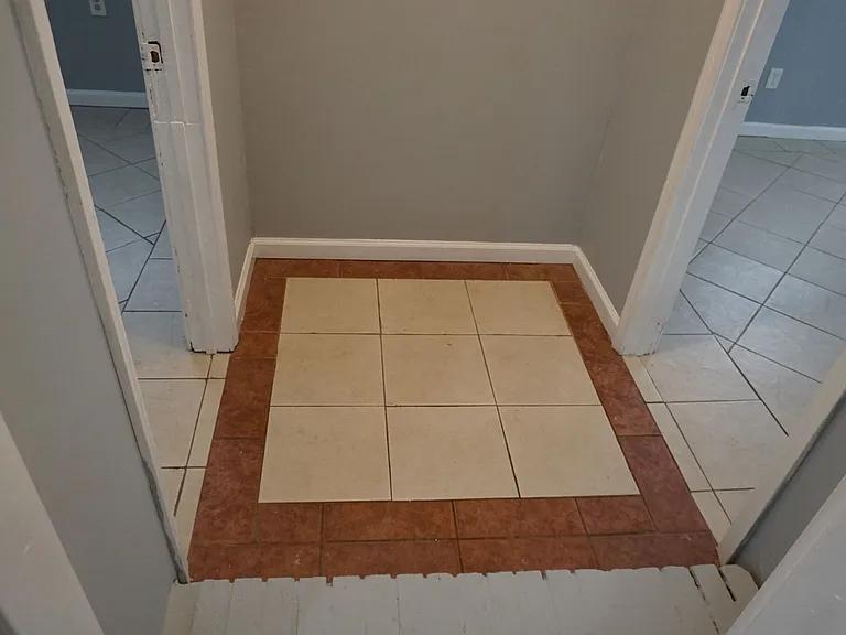 504 Pinecrest Dr — Photo 11