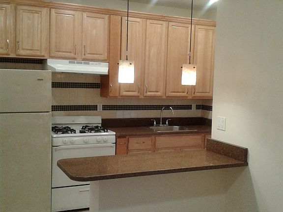 3rd image of 1677 Sterling Pl APT 1