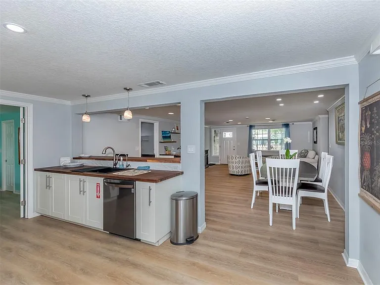 6115 Carlton Ave — Photo 25