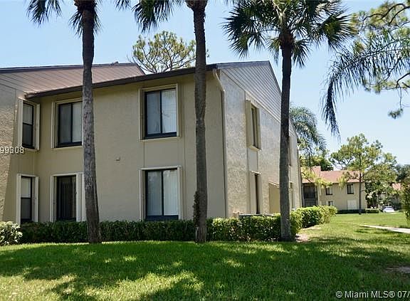 2nd image of 721 Sunny Pine Way APT G2