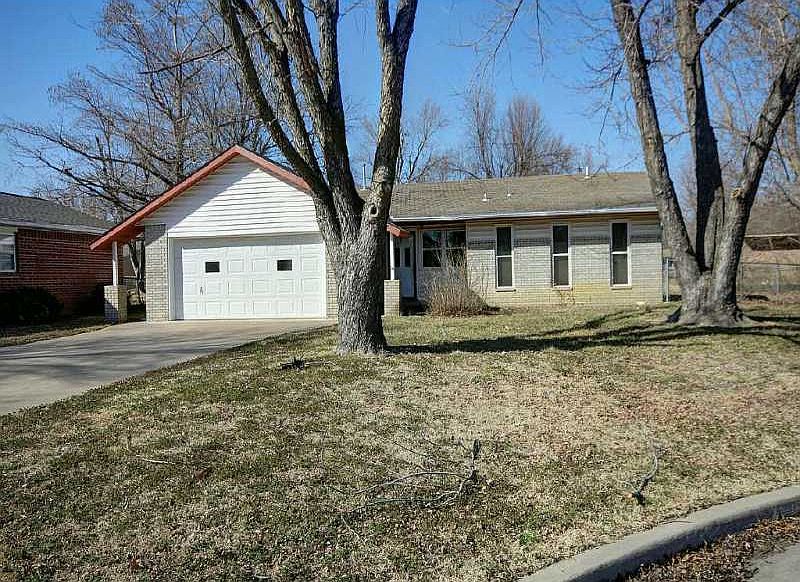1st image of 1108 W Chambers Ct