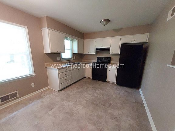 4th image of 11015 Herrick Ave
