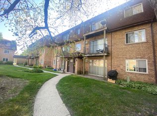 103 E Dundee Rd APT 6, Wheeling, IL 60090