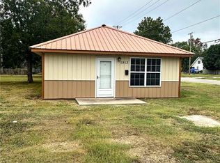 1913 Park Ave, Baxter Springs, KS 66713