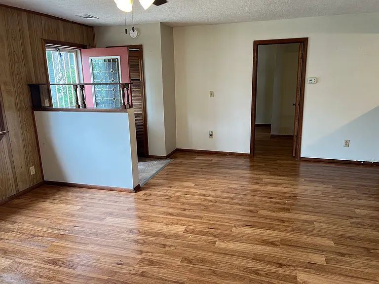 516 E South St #3 — Photo 4