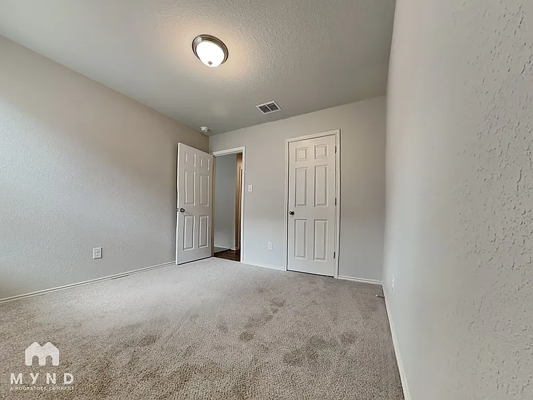 9421 Apple Ridge Ln — Photo 12