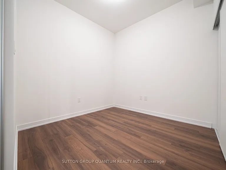 2433 Dufferin St #505 — Photo 16