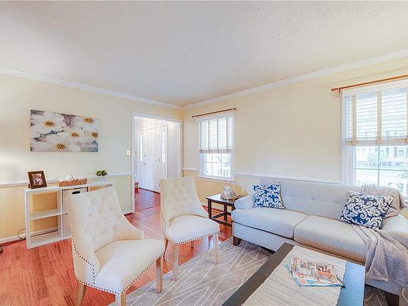 5th image of 109 Harwood Dr