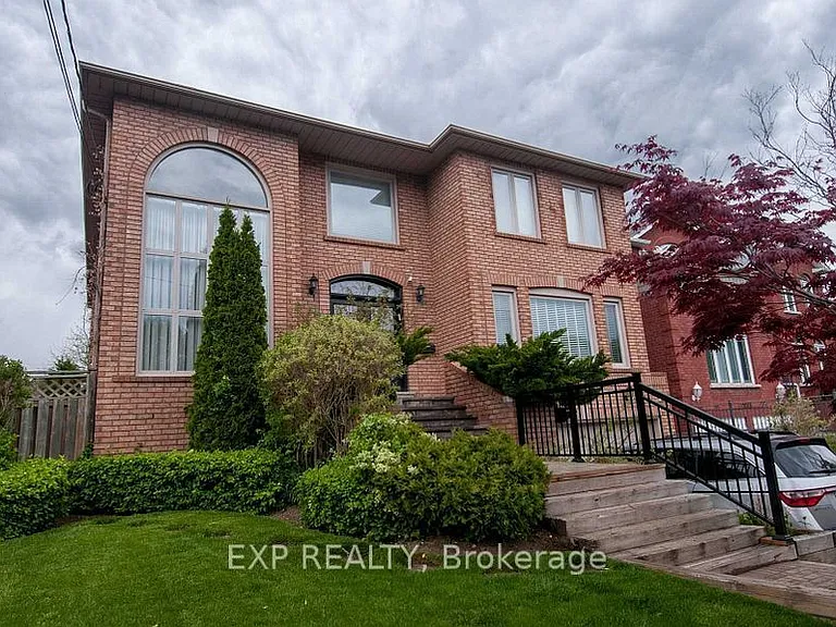 220 Viewmount Ave — Photo 1