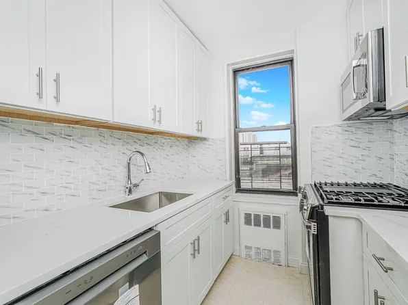 3101 Ocean Parkway image 9 of 28
