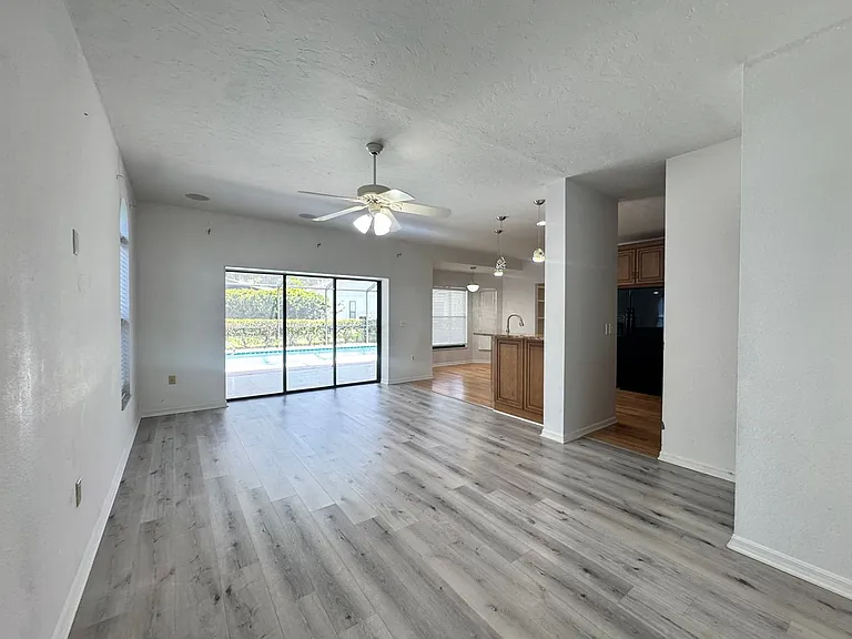 6077 Marella Dr — Photo 3