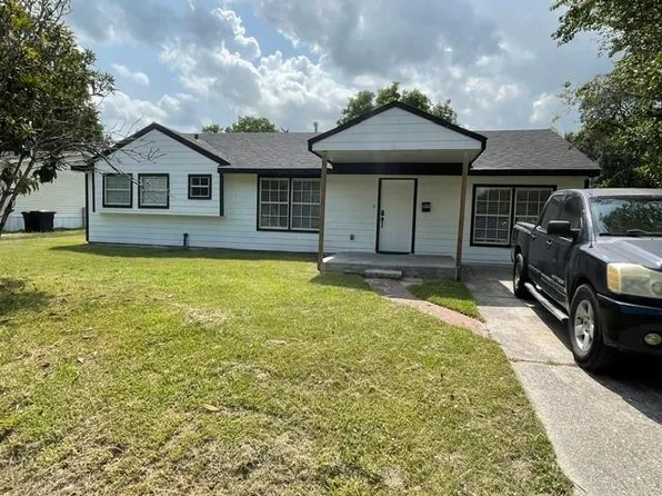 109 Del Monte Ln, Highlands, TX 77562