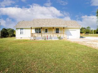 463 S Crossway Rd, Marshfield, MO 65706