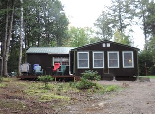 2 E Shore Rd, Burlington, ME 04417