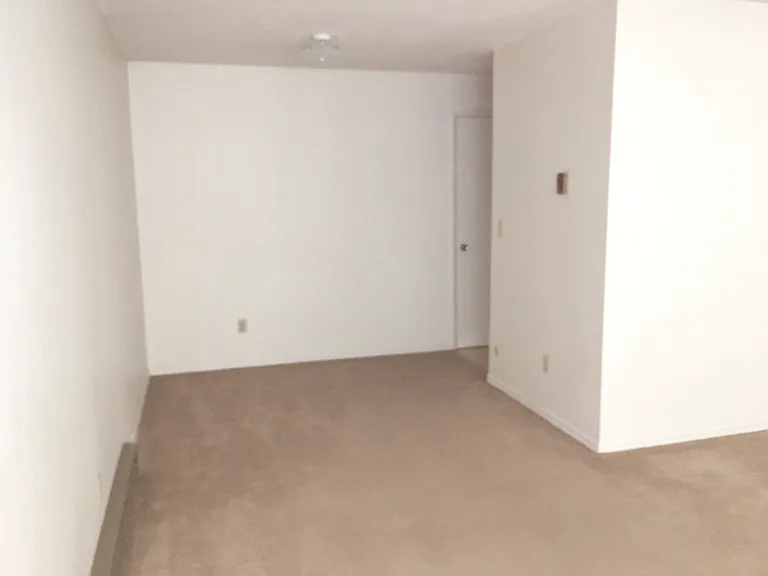 605 SW 11th St #17 — Photo 8