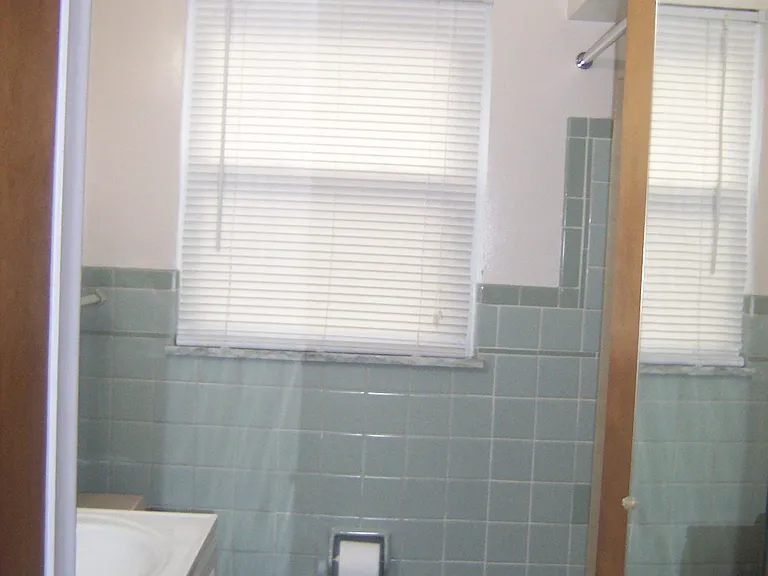 15614 Clifton Blvd — Photo 5