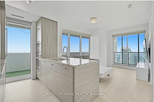 2221 Yonge St #3109 Photo 1