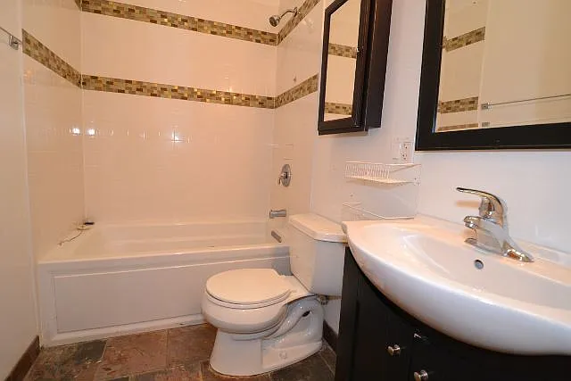2835 N Damen Ave #1F — Photo 17