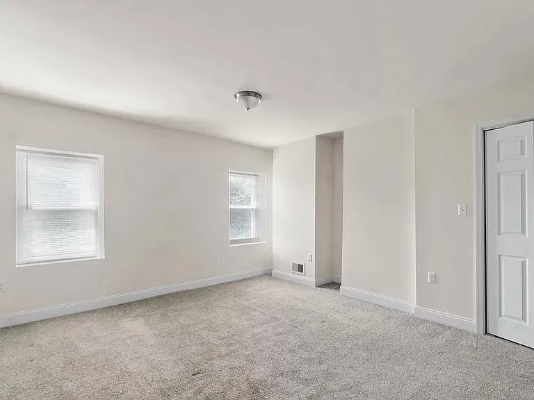 848 W Lombard St — Photo 14