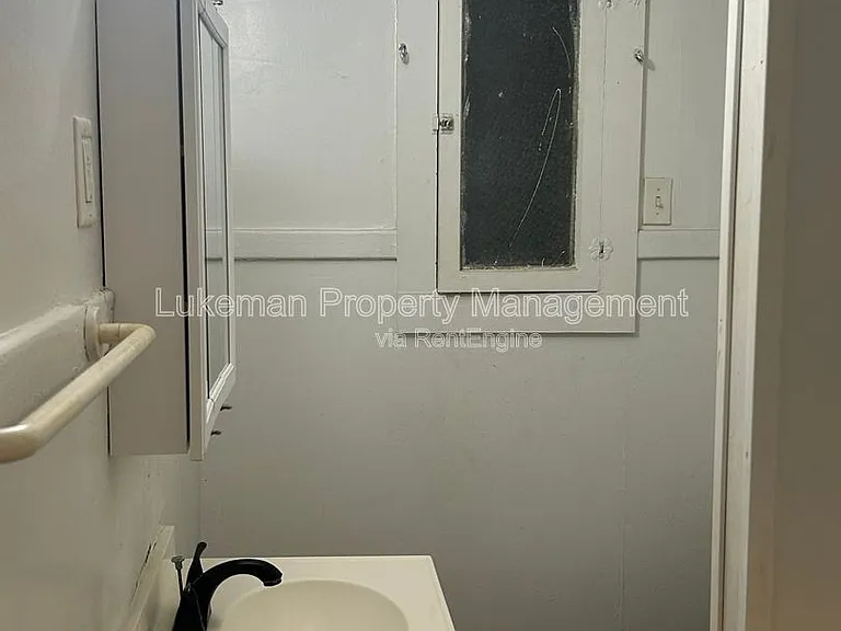 420 Pearl St #4 — Photo 4