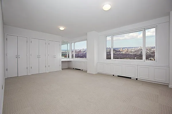 Sold by Adriana Arciello, LREB | media 26