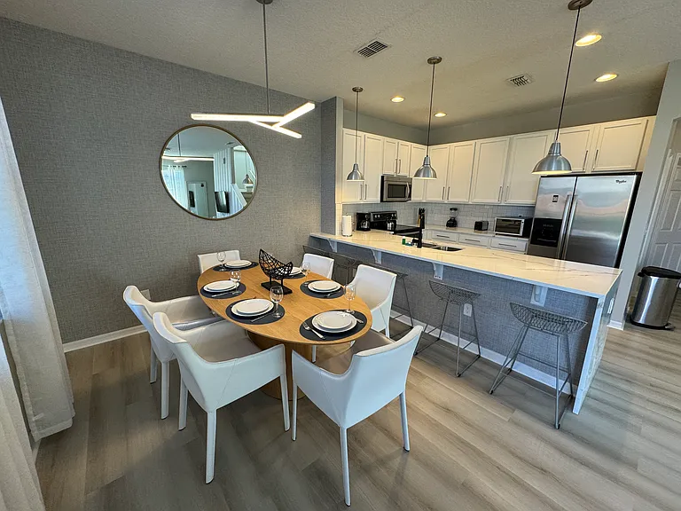 470 Las Fuentes Dr — Photo 3
