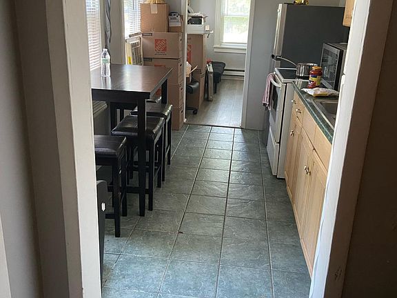 3rd image of 39 Arlington Ave