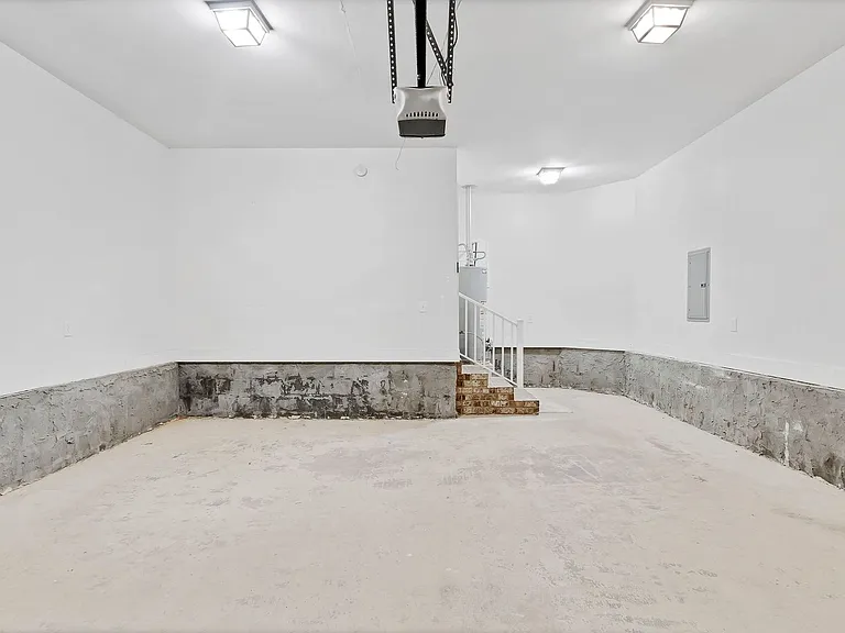 8352 Preakness Ct — Photo 20