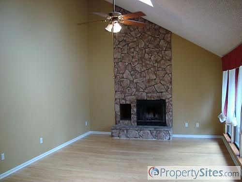 5th image of 4863 Wethersfield Pl E